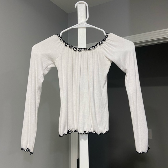 Garage Off-the-shoulder Top - Picture 2 of 3